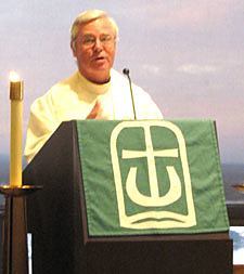 Paulist historian Father Paul Robichaud, CSP, delivers the homily during Saturday evening Mass Nov. 7 at St. Paul the Apostle Chapel in Horseshoe Bay, served by Paulists.