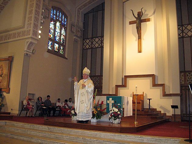 Cardinal Thomas C. Collins of Toronto preaches the homily at the Mass celebrating 100 years of Paulist presence in Canada.