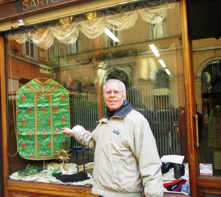paulist_fr-_steve_bossi_at_famous_store_in_rome